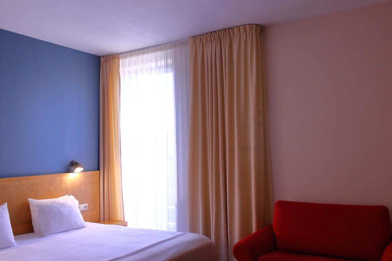 Hotel Kolumbs Liepāja Екстериор снимка