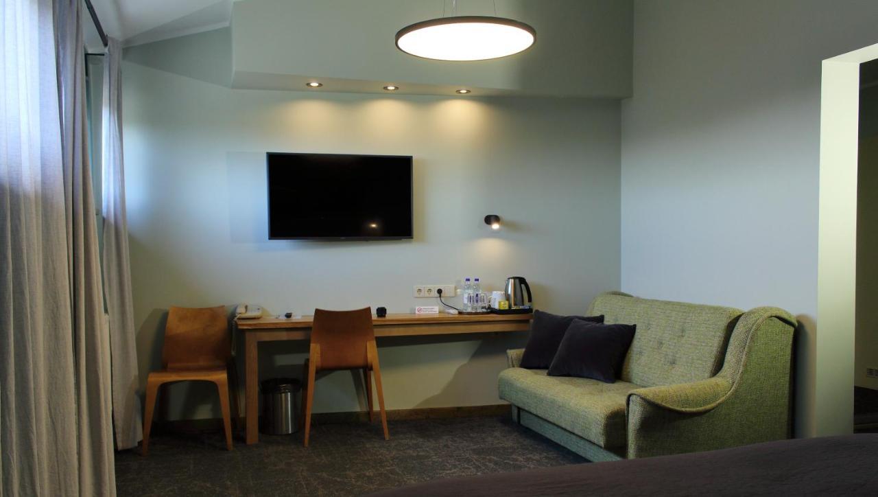 Hotel Kolumbs Liepāja Екстериор снимка