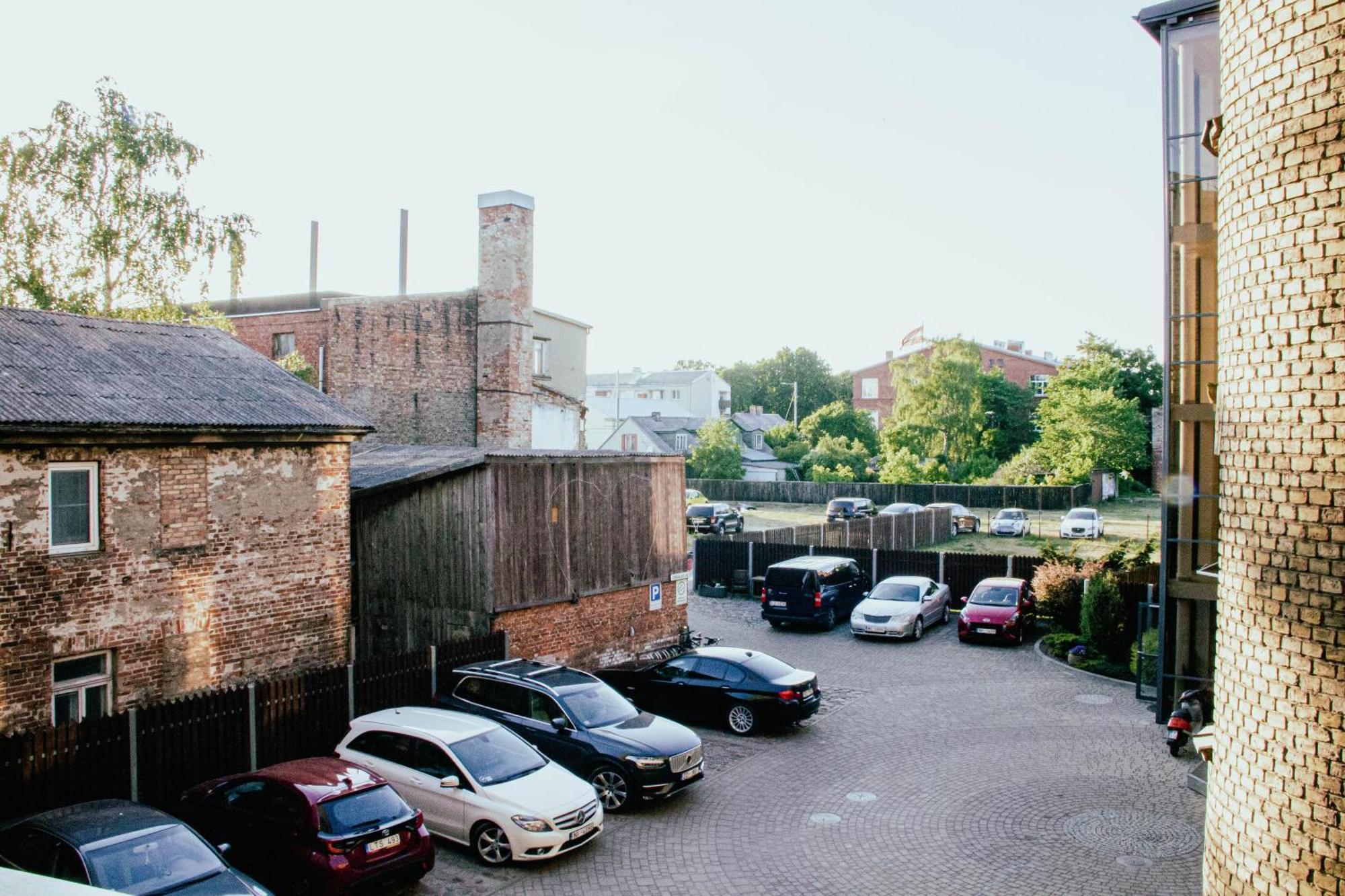 Hotel Kolumbs Liepāja Екстериор снимка